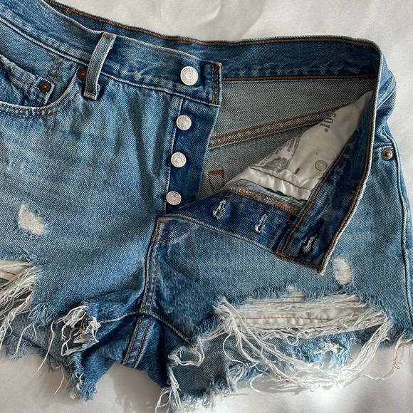 Levi’s 501 High Rise Denim Shorts - Picture 4 of 10